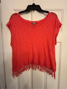 Women’s psst bright coral fringe shirt. Size large.